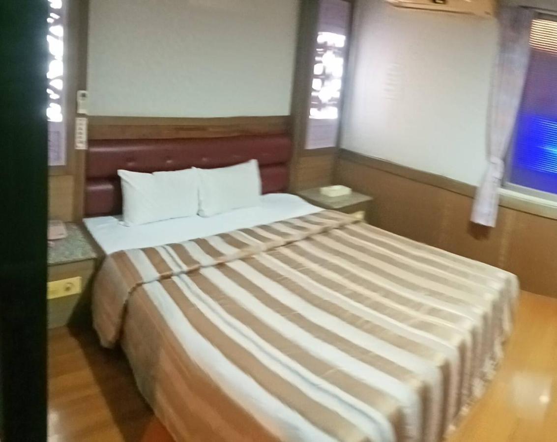 Love Boat Motel Chaozhou Esterno foto